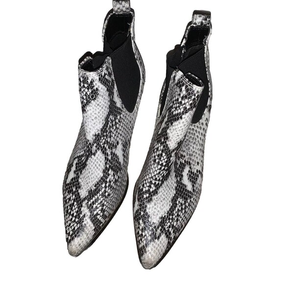 Blondo Womens Emelia Waterproof Black White Snake Print Ankle Booties Size 8M - Picture 2 of 11